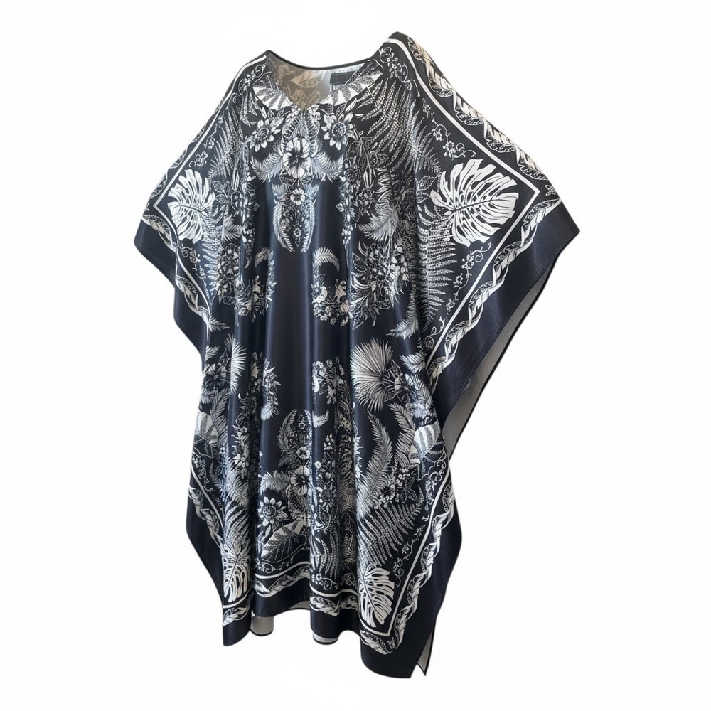 Elegant Black and White Women's Kaftan - Picture 2 of 6